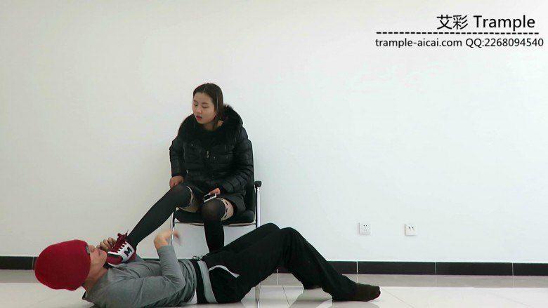 甜美媛媛女主出演！黑老师收学生钱被谩骂暴打！