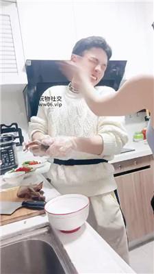 【南月女神】做不好家务就挨打 JS250217-15