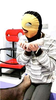 【芏筄】高跟网袜玉足恋足舔 JS250208-26