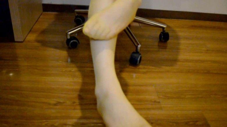 『奴隶岛』—第一视角舔脚发射POV（黄色丝袜、裸足）