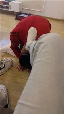 【沐沐大大】手铐捆绑/跪舔小白鞋/藤条抽 JS250226-17