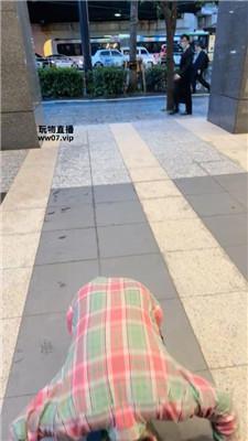 【玥樾】日本街头遛人形犬 JS250411-34