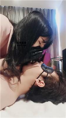 【米小糖】滴蜡-白袜脚踩虐 JS250331-44