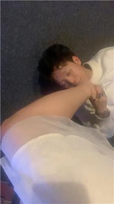 【煎饼狗子】沐足店舔技师的脚 JS250319-26