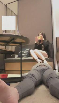 【VIVI】剧情:腿绞羞辱专车司机