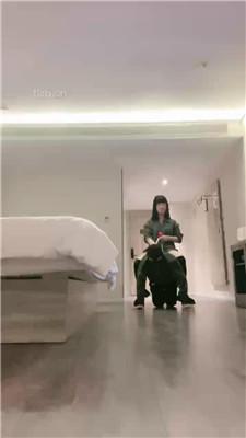 【颜值S】给狗子立规矩–耳光/鞭打/踢踹口水