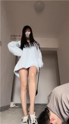 【茉狸】毛坯房休闲鞋玉足踩虐/喂口水 bf49133