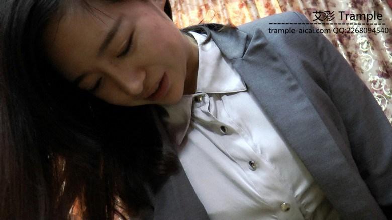 足控骑女奴脸 强烈羞辱