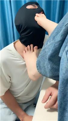 【小鱼饼干】近距离裸足狂舔 JS250414-25