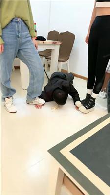 【乔伊】双S-运动鞋暴力踢踹虐打/脚下喂食【三视角版】 bf49221