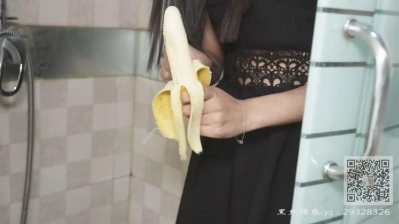 佳佳学生主的踩踏食物裸足喂奴