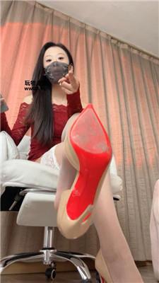 【雅雅】脚下奴    250307-19