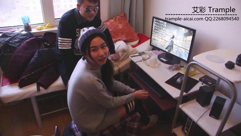 艾丝女王—边玩英雄联盟边调教贱狗