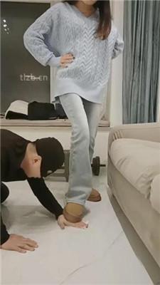 【小殿下】雪地靴践踏抖M家奴