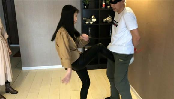 清纯少女の爆蛋踢