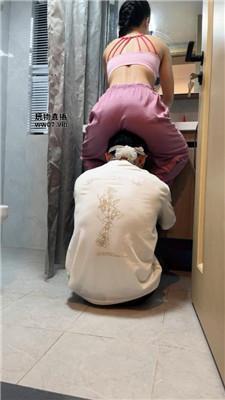 【南月女神】圈养家奴伺候起床 JS250306-29