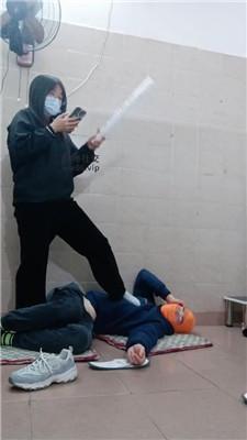 【奇了怪了】白袜脚踩踢踹虐打 JS250104-9