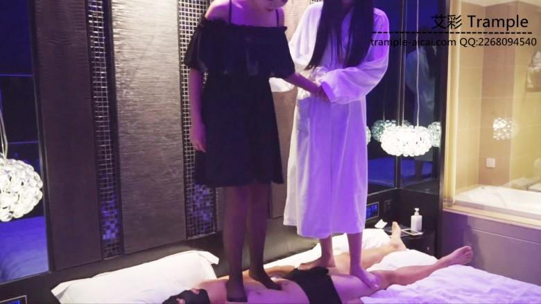 歆玥洛芸双s暴力踩踏毯子 歆玥洛芸双s暴力踩踏毯子