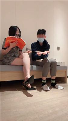 【奇了怪了】美腿老师诱惑学生奴 bf50925