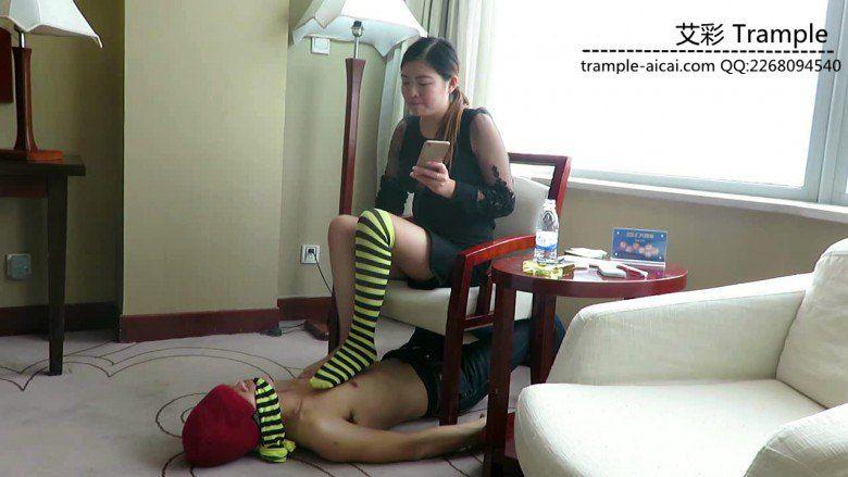 御主全程语言羞辱各种调教玩弄贱狗！