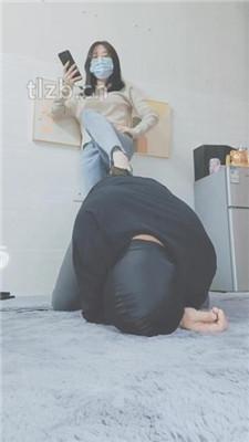 【云儿公主】骑马爬行/脚插嘴/提档