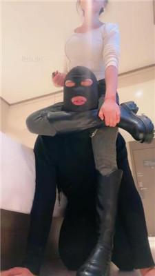 【沐阳大小姐】胯下辱/舔脏长靴原味船袜/骑马踩踏/脚喂食