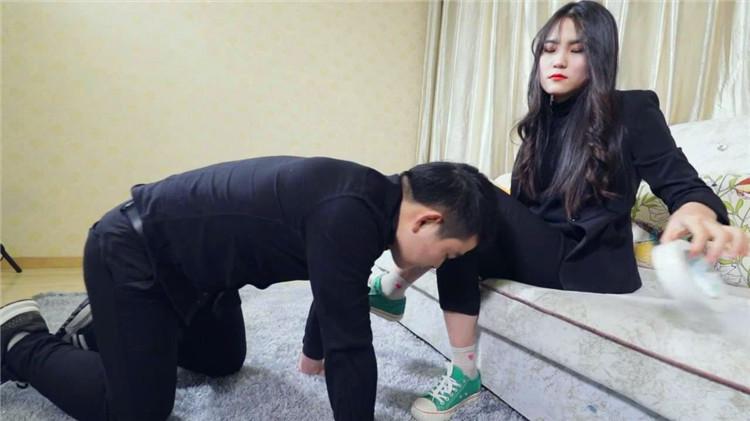 曼捌帆布鞋踩踏踩头羞辱舔鞋