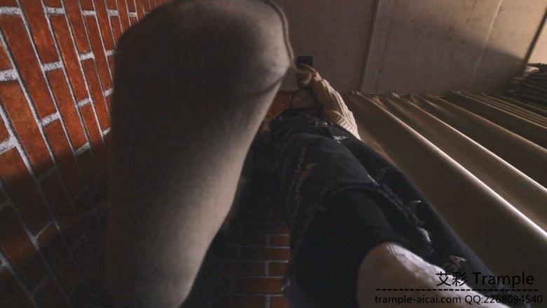 踩踏羞辱贱奴
