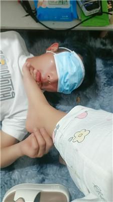 【星辰】素人脚丫狂舔 JS250420-18