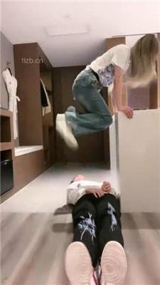 【梦樱】口球塞嘴/骑马/小白鞋踢踹/鞭打腿绞