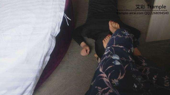 悦悦小主调教黑丝小狗奴