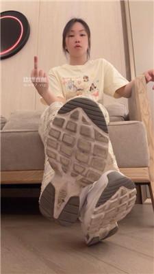 【凹凸曼】运动鞋白丝粗口    250522-5