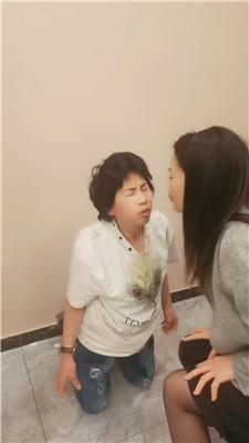 【夸梨】母畜-姐妹花脚下喂食【双视角版】 JS250331-21