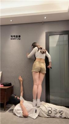 【猴歌】抽耳光-小白鞋白袜踩踏踢裆 bf52815