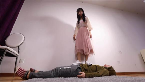 初九帆布鞋踩（未流出视频独家发布）