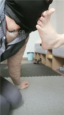 【苏州KK】白袜裸足恋足舔/坐脸窒息