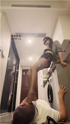 【亚兮】车模S-黑丝高跟踩踏废物 JS250305-17