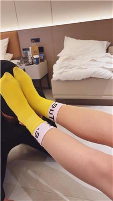 【赵奈奈】原味黄色棉袜的诱惑 JS250118-8