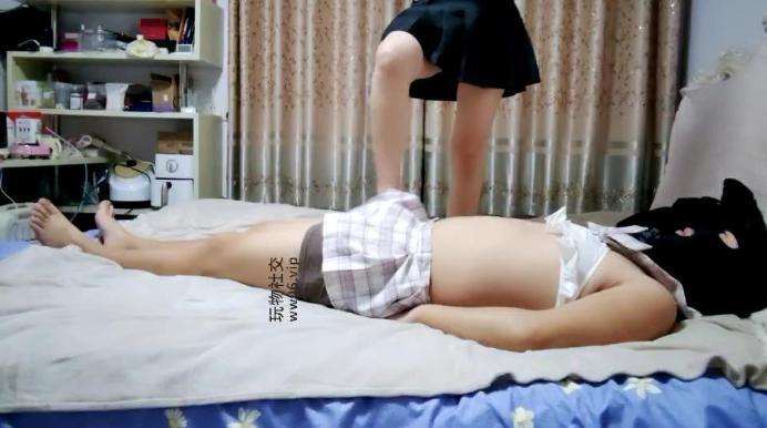 【小羊咩咩】肉丝脚踩虐变装骚奴 JS250118-27