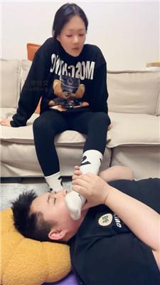 【埋汰】健身超臭白袜踩教练【上】 bf49808