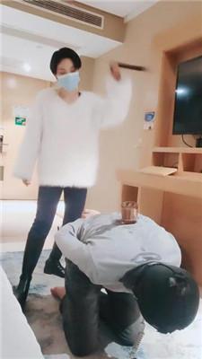 【伯爵】吊绑/骑马爬行/裸足恋足舔/鞭打