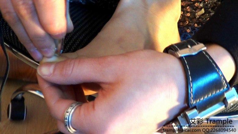 黑冰踩着脸喂脚趾甲 舔靴底