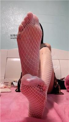 【白兔】爬进来给妈妈舔脚    250218-4