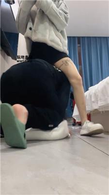 【沐沐大大】跪舔清理脏小白鞋肉丝jio JS250310-11