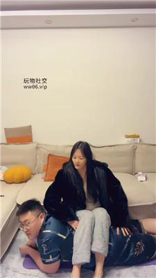 【埋汰】玉足跳踩/脚丫恋足狂舔 JS250111-1