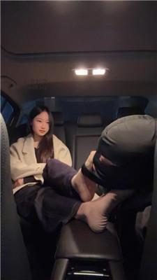 【素人挖掘机】车内调-闻舔臭鞋/玉足狂舔 bf50435