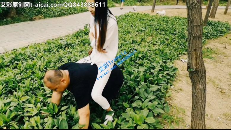 傲柔户外公园虐骑马奴