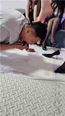 【月焱】多女王轮流虐废物-圣水赏赐 bf53445