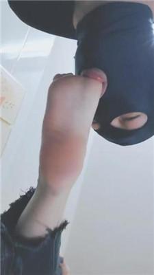 【灵竹】反绑强制舔脚/胯下辱/闻舔高跟