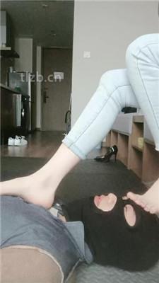 【苏州KK】白袜裸足恋足舔/坐脸窒息